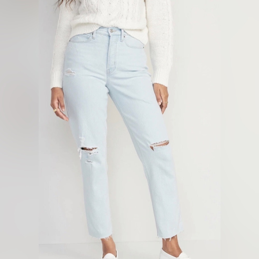Old Navy Curvy Extra High Waisted Light Wash Sky-Hi Straight Ripped Jeans Size 2